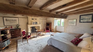 Comfort-rum - 1 kingsize-säng - icke-rökare - utsikt mot trädgården