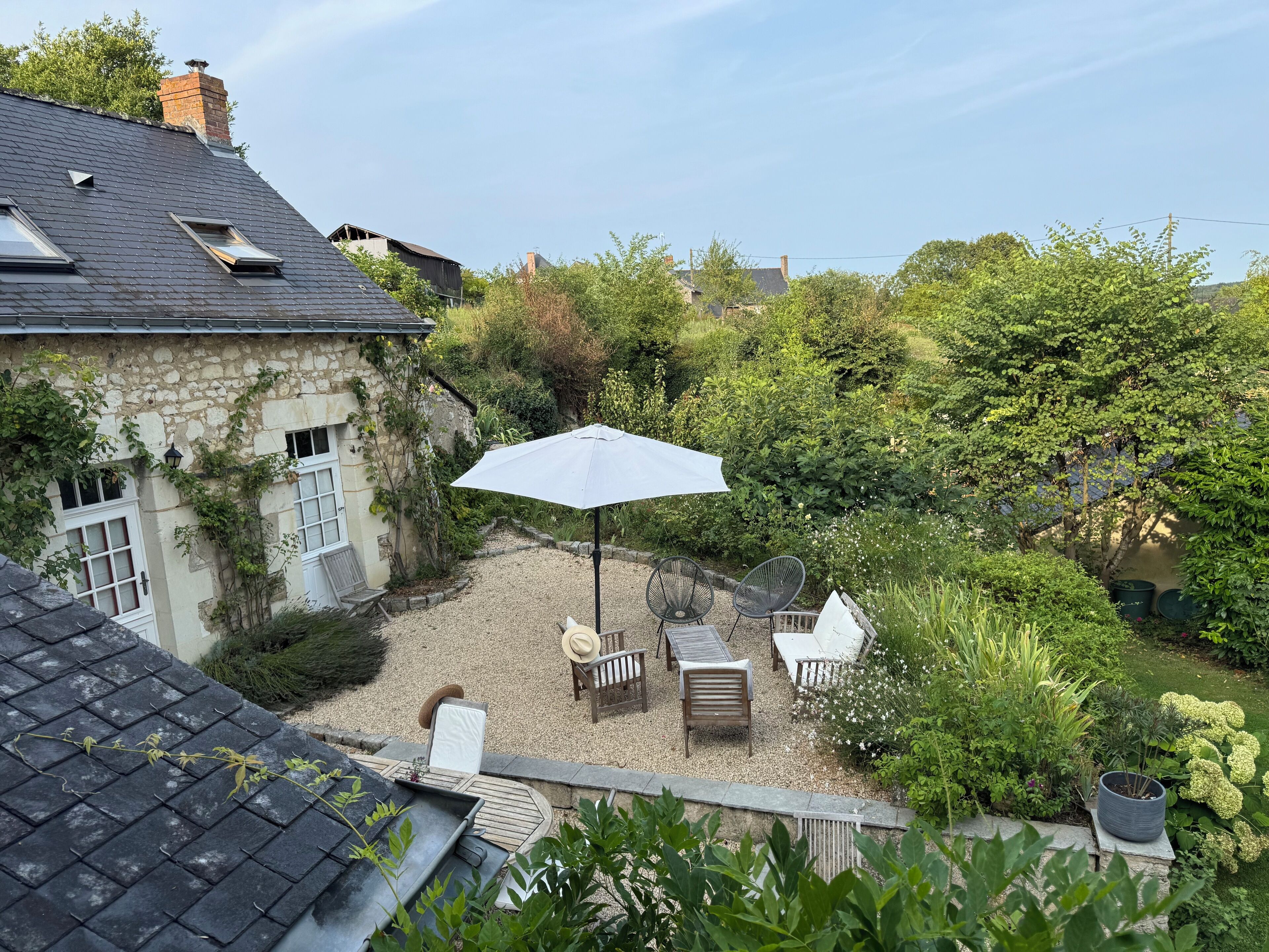 Chambre Confort, 1 très grand lit, non-fumeurs, vue jardin | Terrasse/Patio