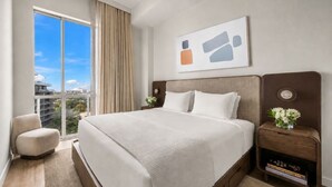 1 bedroom, iron/ironing board, free WiFi, bed sheets - Miami Vibrant 1BR Condo with Hot Tub & Gym (Miami)
