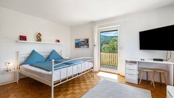 4 bedrooms, WiFi, bed sheets