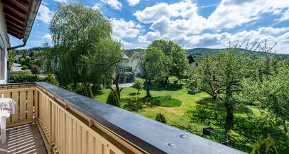 Ferienwohnung 'Fewo Arber bis 10 P, Bergblick' mit Bergblick, Balkon und WLAN