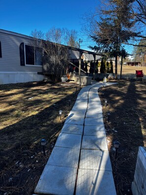 Property grounds - The Owls Nest Retreat (Kelowna)