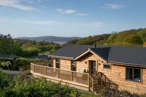 Exterior - Quaint Conwy Lodge Retreat (Conwy)