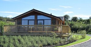 Exterior - Quaint Conwy Lodge Retreat (Conwy)