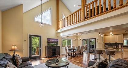 Lakefront Cabin • Private Dock • Kayaks • Fire Pit