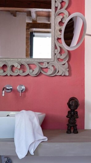 高級套房, 庭園景 | 浴室