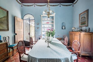 Dining - Suite in a 15th-Century Villa with Private Bathroom and Pool (Grassina)