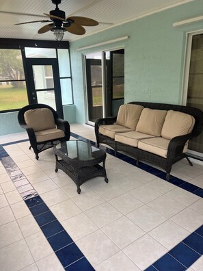 Terrace/patio - "Discounted Rate"Perfect 3-bedroom house Near Spring (Spring Hill)