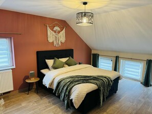 Room - Vrbo Property (Couvin)