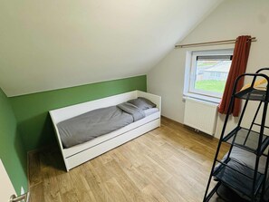 2 bedrooms, WiFi, bed sheets
