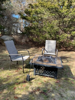 Property grounds - Spacious/Bright/Pet Friendly - 5 mins to the beach! (Charlestown)