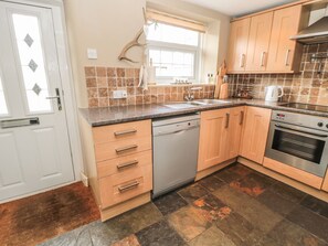 Dishwasher, cookware/dishes/utensils - Shepherds Nook (Chathill)