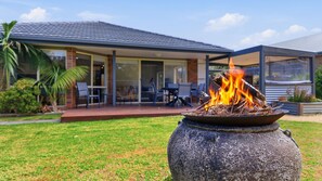 Terrace/patio - Woodland Retreat - Inverloch (Inverloch)