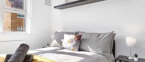 House | 3 bedrooms, desk, Internet