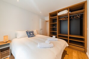 Room - Bleu Indigo F2 Center – Parking, Pool, Air Conditioning (La Garde-Freinet)