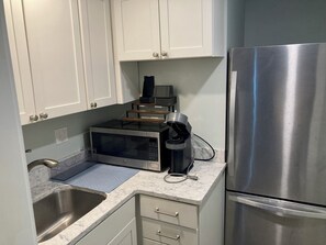 Private kitchen - OGT Oceanfront Condo stunning deck views, 1BR/1BA, steps to town + main beach (Ogunquit)