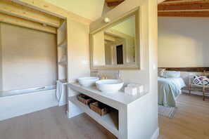 Bathroom - Vrbo Property (Omoño)