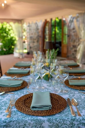 Outdoor dining - Villa Medicea Flaherty Events & Retreats (Castelfranco di Sotto)