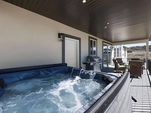 Terrace/patio - 4 BR Home - Hot Tub - Spectacular Mountain Views! (Heber City)