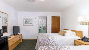 Single Room, 2 Queen Beds, Non Smoking | Laptop workspace, free WiFi
