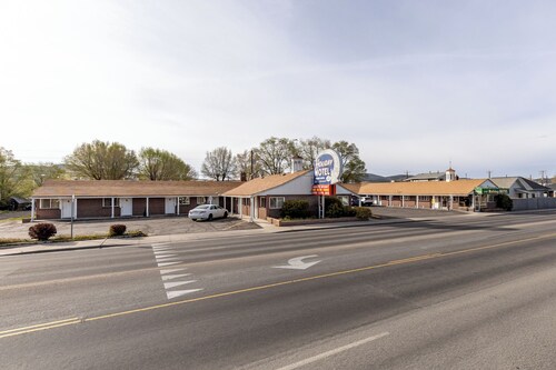 Holiday Motel