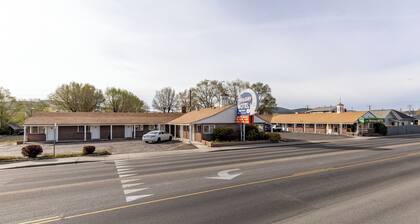 Holiday Motel