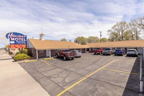 Exterior - Holiday Motel (Elko)