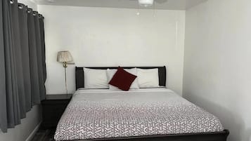 Quarto solteiro superior, 1 cama King, para não fumantes, não aceita animais de estimação