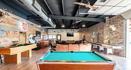 Woody’s Roadhouse Retreat: Barndominium Near Lake Alan Henry