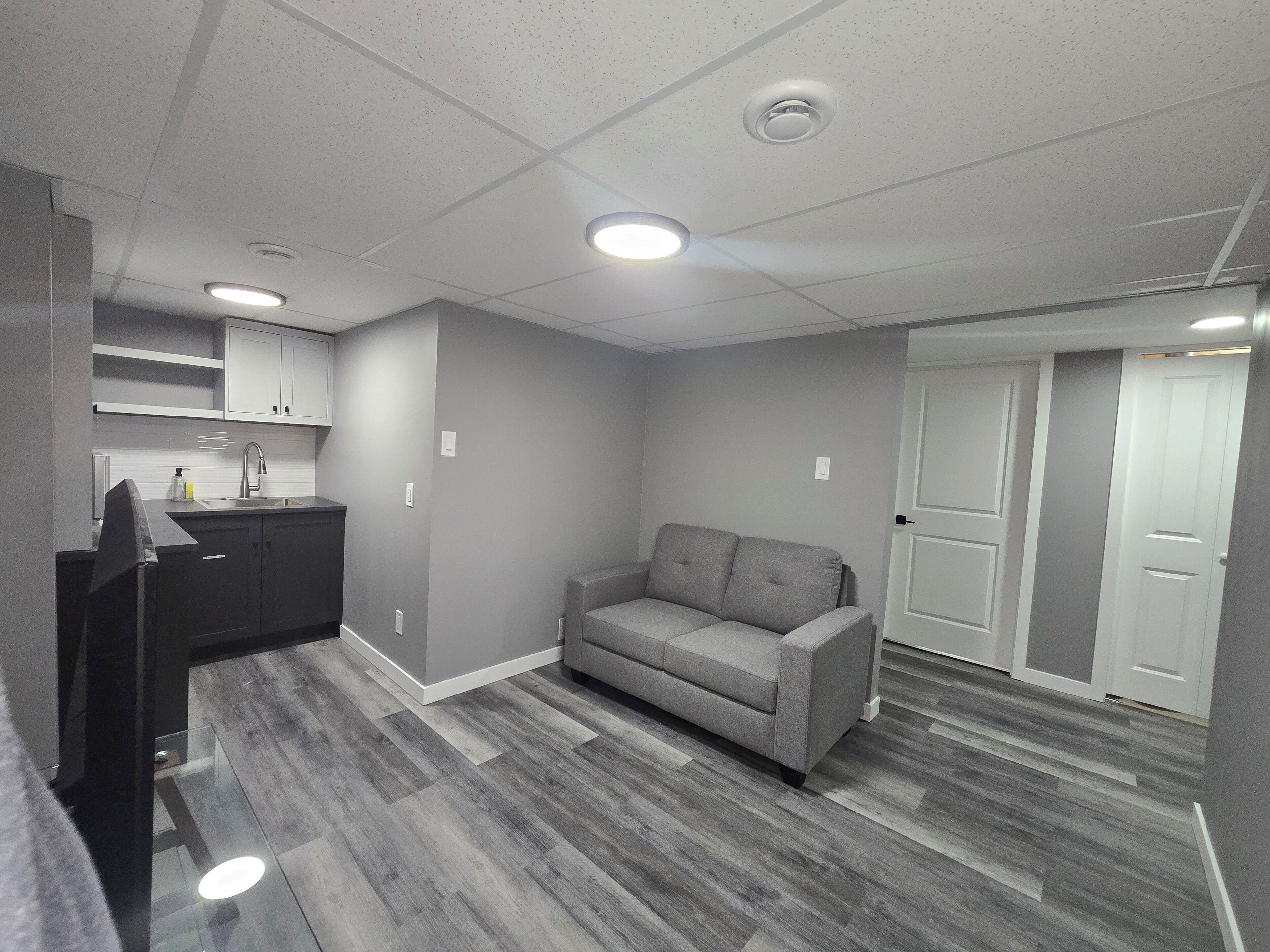 Sally Room 101-place In Devonshire Park - Winnipeg