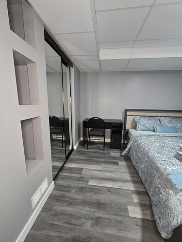 Sally Room 101-Place in Devonshire Park