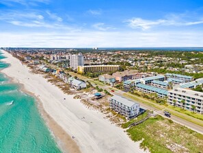 Beach nearby - Beach Resort 405 - Beach Bliss! Beach Service | Resort Pool | Gulf Views (Miramar Beach)