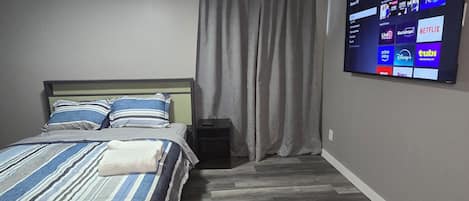 1 bedroom, desk, free WiFi, bed sheets