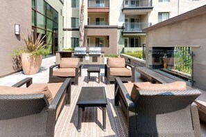 Terrace/patio - Modern 1BR Condo at Lawrence Station w Pool (Sunnyvale)