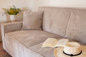 Smart TV - Casa del Pozzo, a smart home in Lajatico with air conditioning and garden (Lajatico)