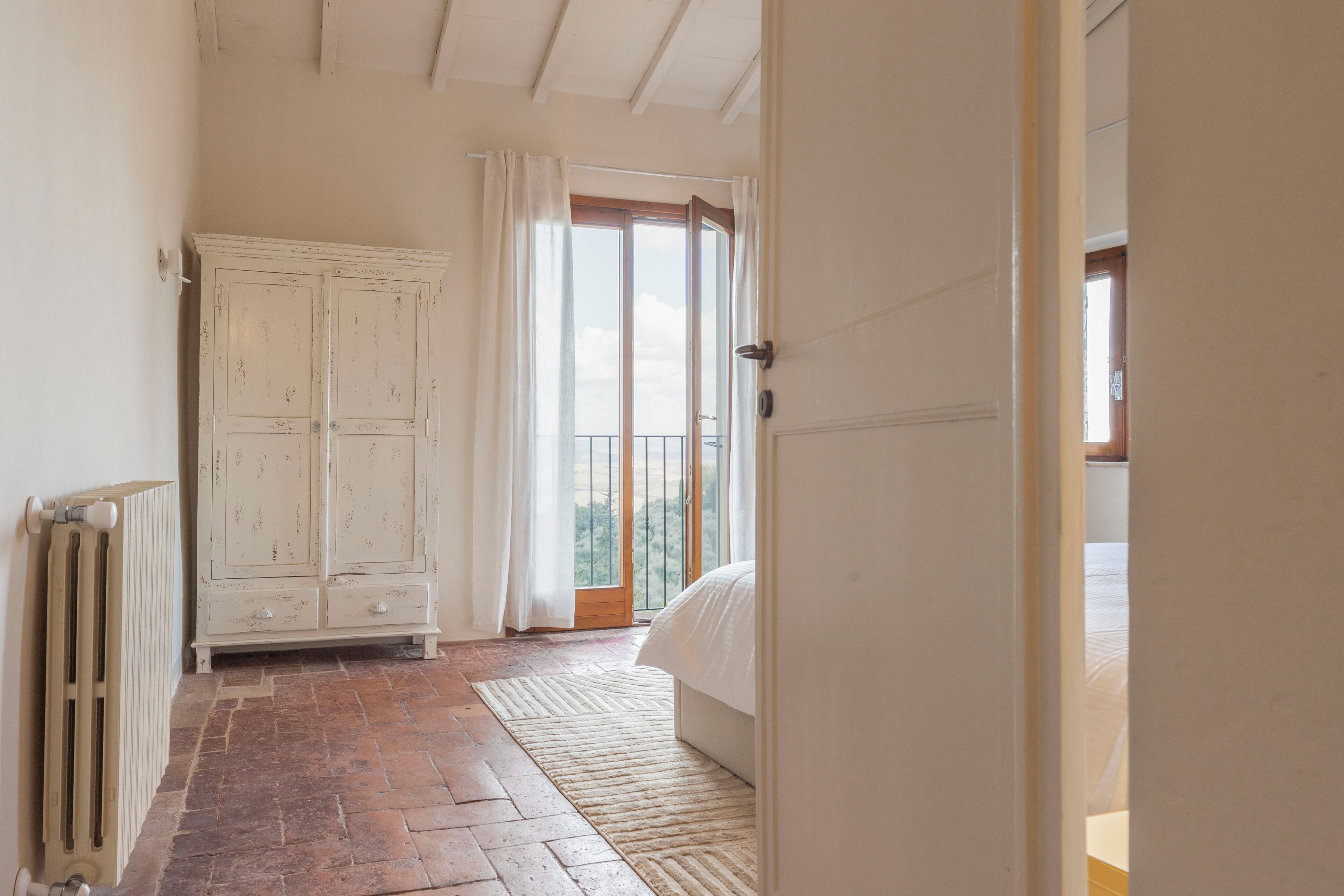 2 Schlafzimmer, Schreibtisch, Bügeleisen/Bügelbrett, Reisekinderbett