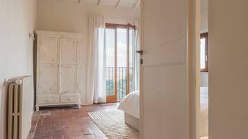 2 Schlafzimmer, Schreibtisch, BĂŒgeleisen/BĂŒgelbrett, Reisekinderbett