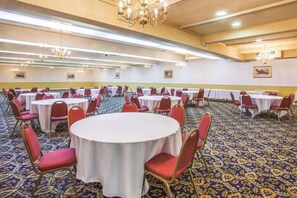 Banquet hall - University Inn & Suites Berkeley (Berkeley)