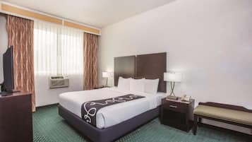 Deluxe Suite, 1 King Bed, Non Smoking