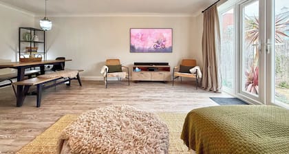 Newly Renovated Brightlingsea 3BDR Coastal Retreat