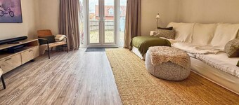 Newly Renovated Brightlingsea 3BDR Coastal Retreat