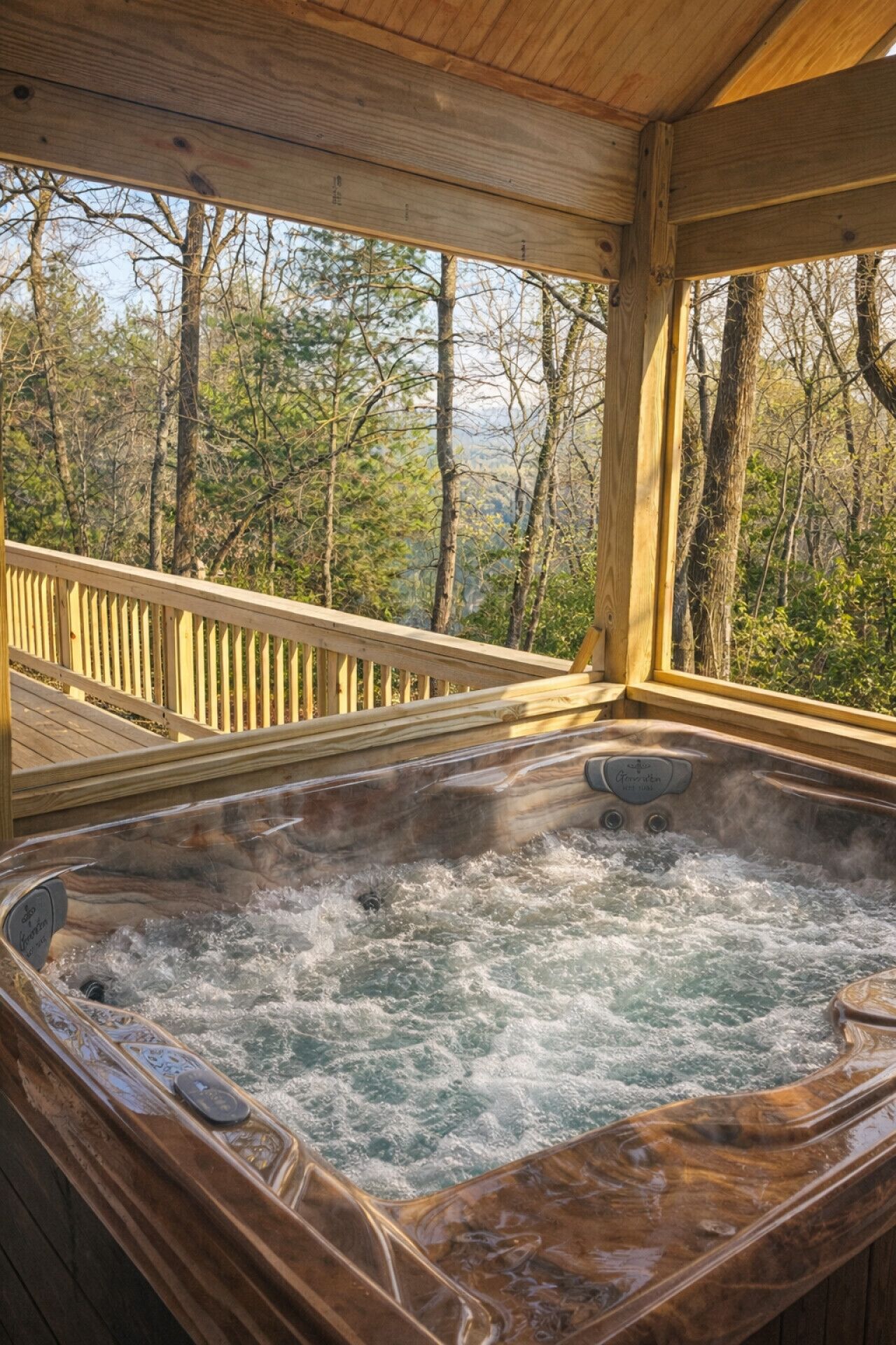 Tina de hidromasaje al aire libre