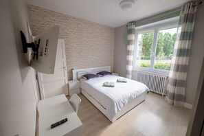 4 bedrooms, WiFi, bed sheets - La maison des Ducs, terrace, BBQ, Near the center (Nevers)