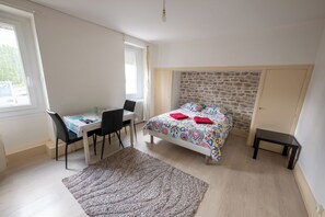 4 habitaciones, wifi y ropa de cama 