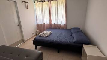 7 bedrooms, WiFi, bed sheets