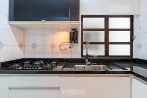 Private kitchen - Apartin a Building W/parking in Joao Paulo Boo0301 (Florianópolis)