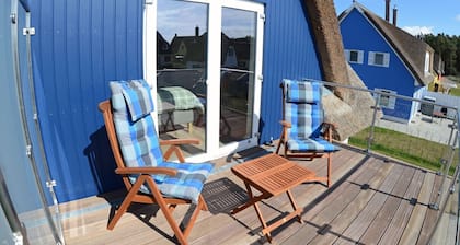 Whether as a couple or as a family. Relaxation is celebrated here. Close to the beach in the north