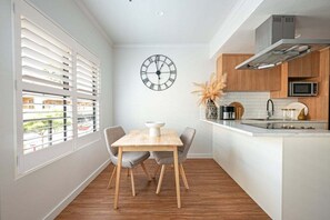 Deluxe Apartment, Patio | Dining - Magill Boho Retreat-2BR - free parking (Magill)
