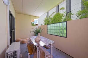 Deluxe Apartment, Patio | Outdoor dining - Magill Boho Retreat-2BR - free parking (Magill)