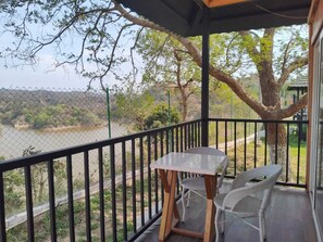 Outdoor dining - Thorn Kitchen & Hideaways (Hoshiarpur)